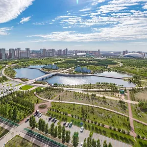 у ботанического сада, в самом центре Отель Астана