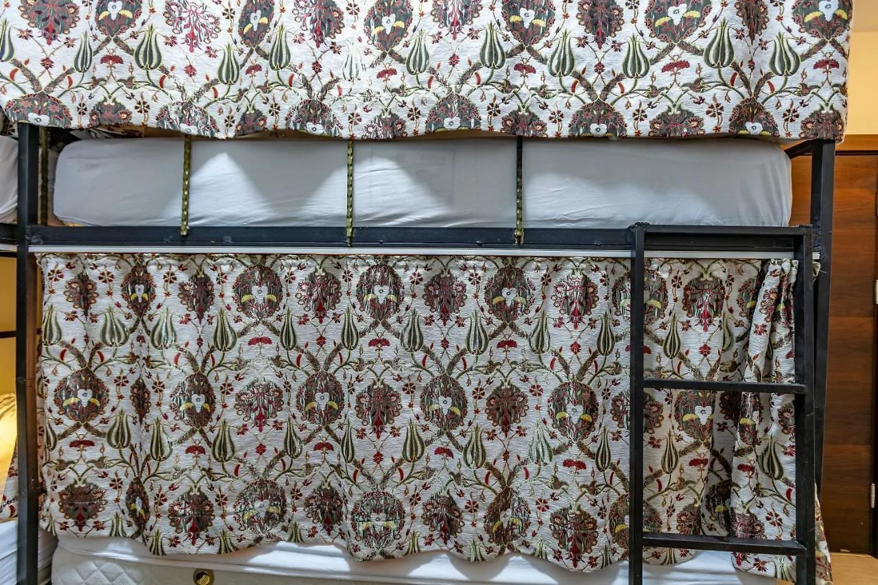 Stanpoli Hostel Стамбул